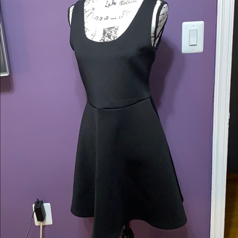NWT Deep V-Neck scuba neoprene little black dress